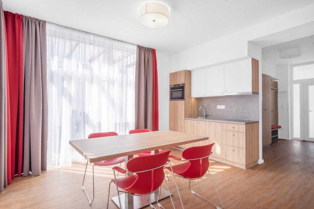 Апартаменты Szent Bernadett Csaladi Apartmanhaz Шиофок Экстерьер фото